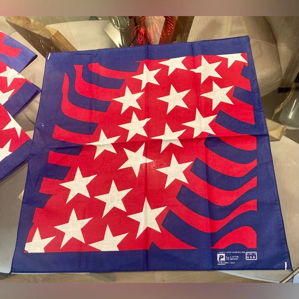 Red White & Blue Star Pattern Fabric/Cloth Napkins Size 21” x 22”